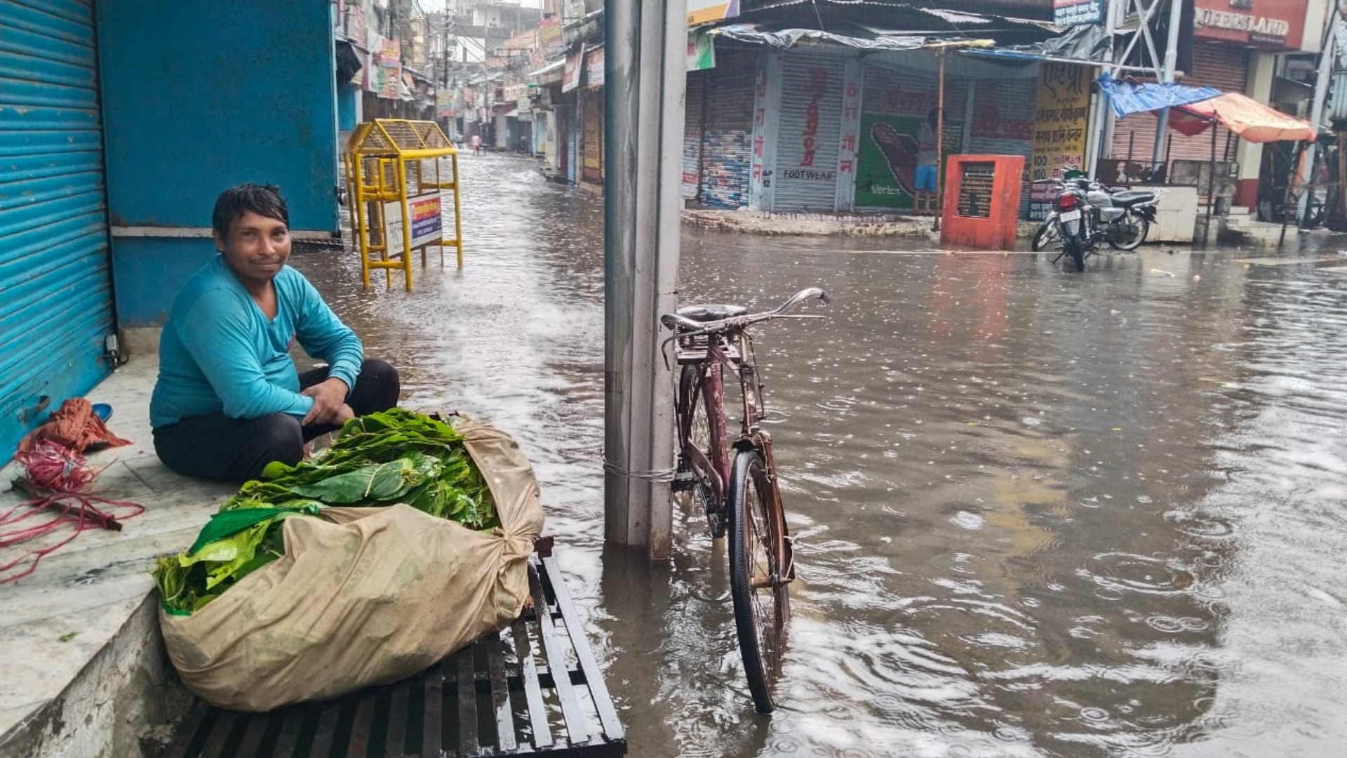 Waterlogging in Gorakhpur City drains choke after rain