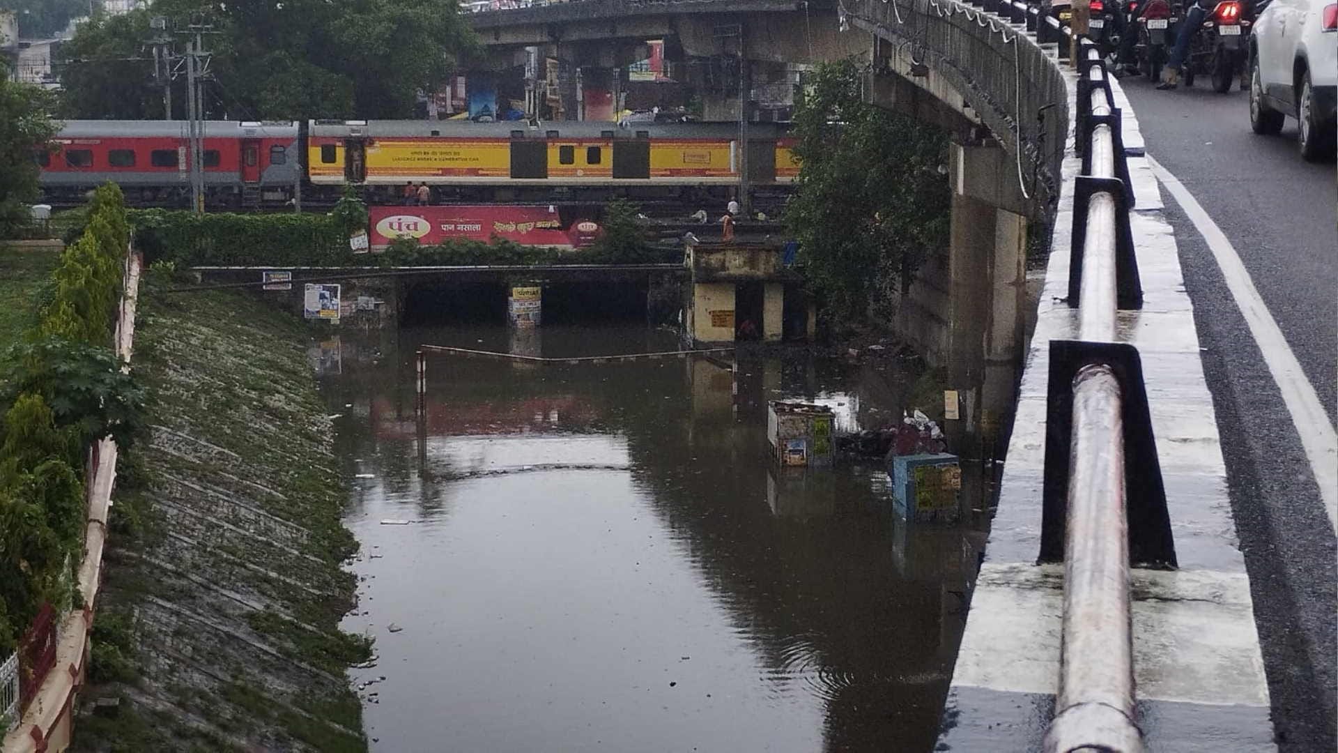 Waterlogging in Gorakhpur City drains choke after rain
