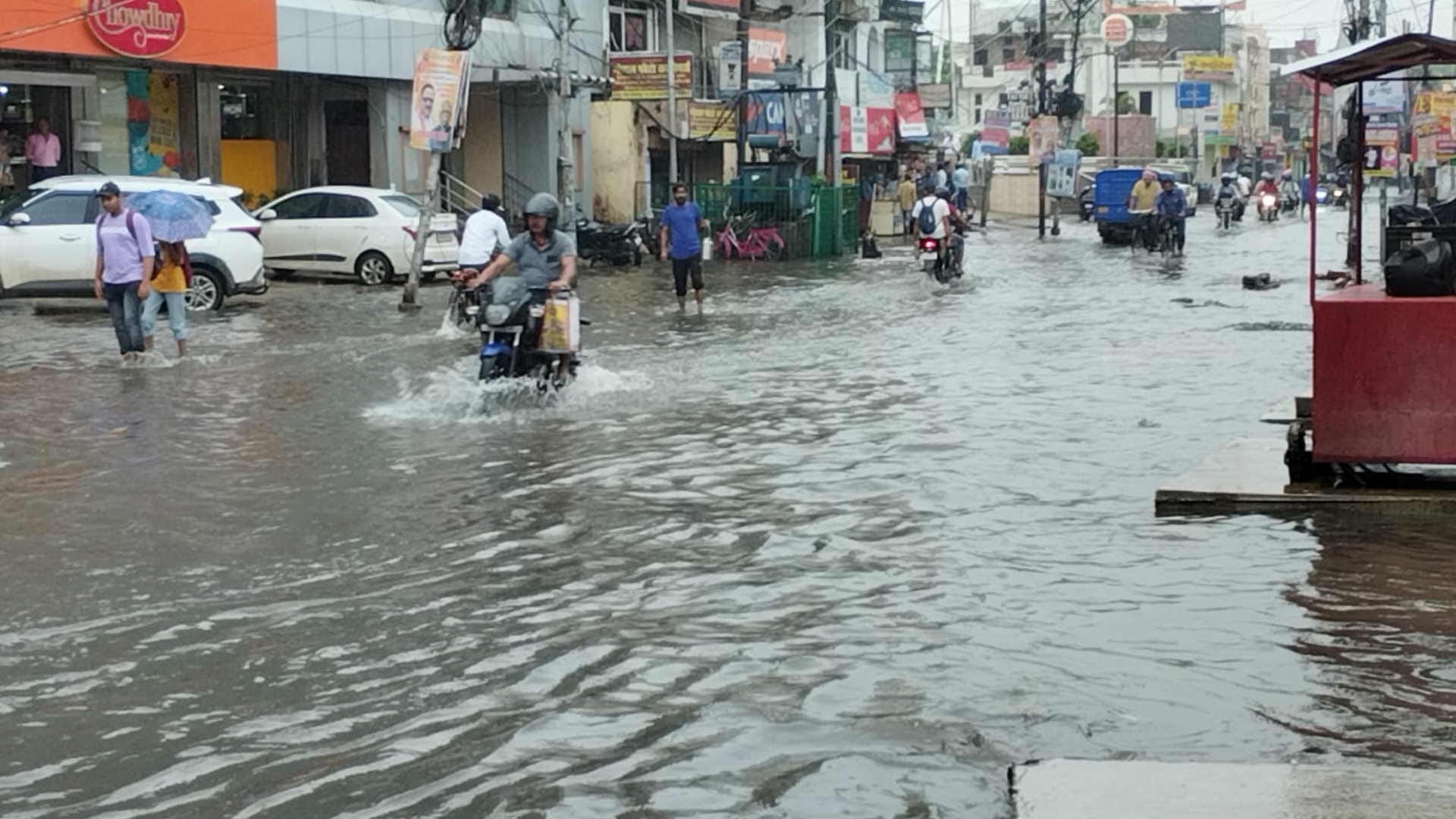 Waterlogging in Gorakhpur City drains choke after rain