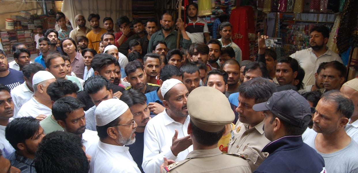 Inspector slaps Hafiz in Kanpur, accuses Inspector of indecency, supporters uproar in protest