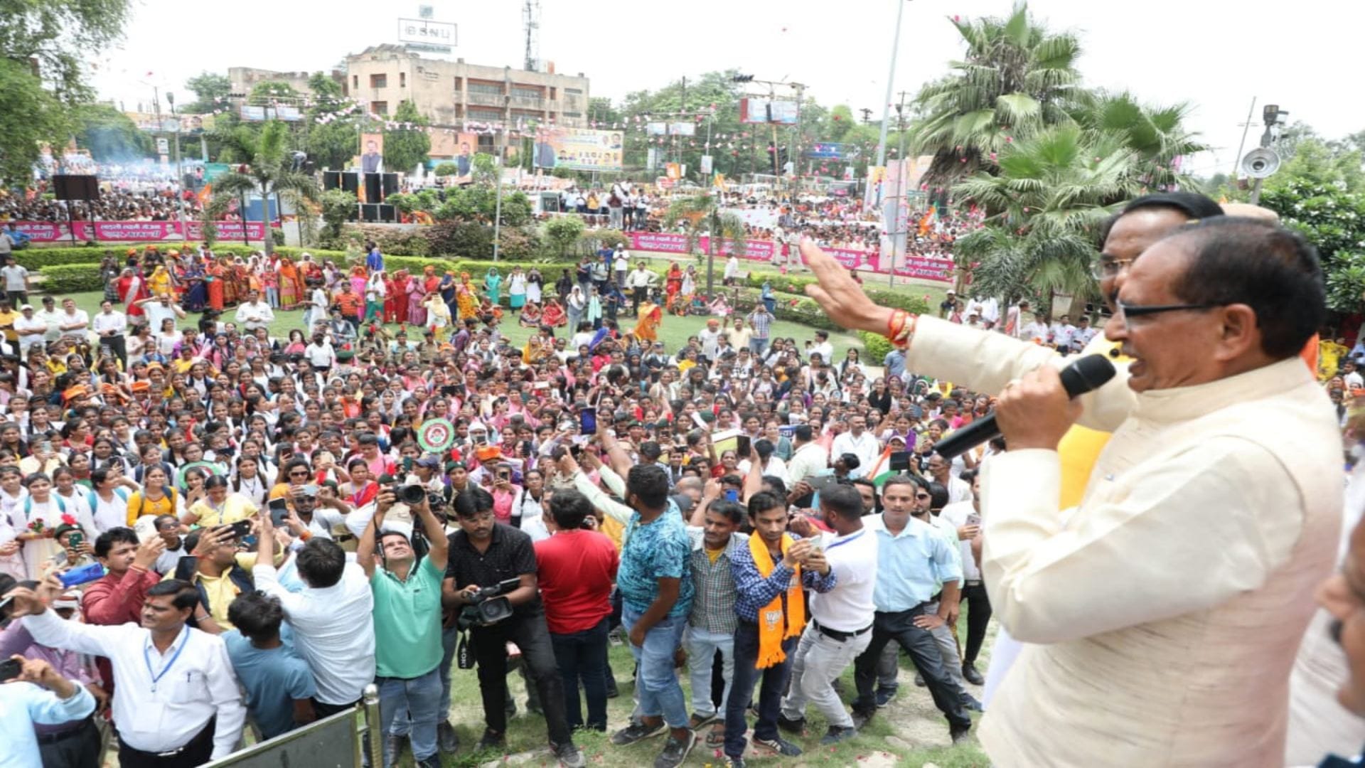 Chief Minister Shivraj Singh Chouhan released the third installment of Ladli Behna Scheme to 1.25 accounts