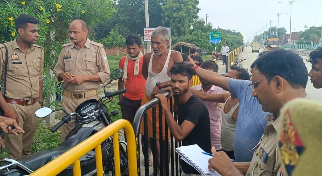 Amethi News: CRPF jawan shot wife and brother-in-law on the highway