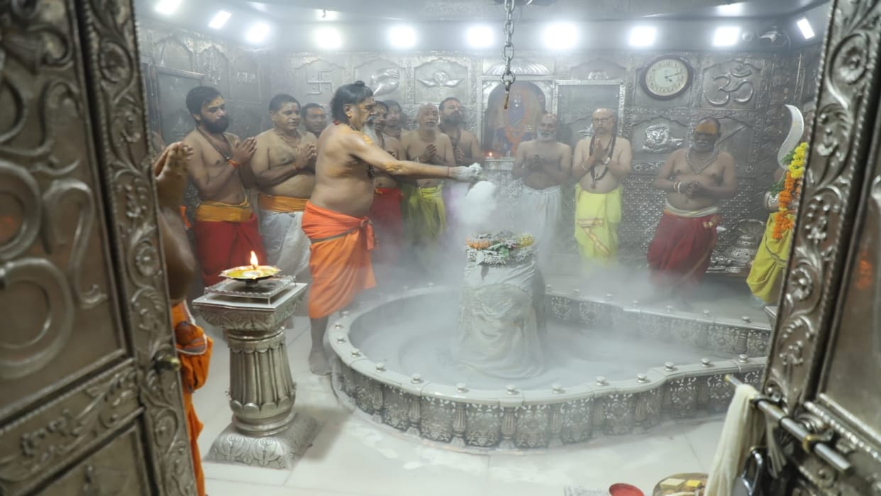 Ujjain News: Sawan 2023 Baba Mahakal Woke Up At 2:30 Am, Sawan Somwar Ujjain Mahakal Photos