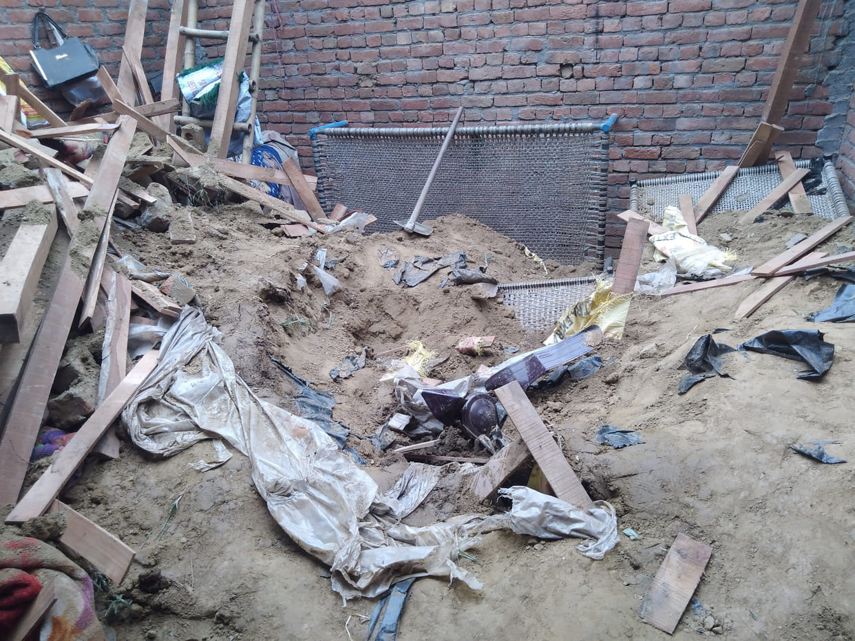 Muzaffarnagar: Family buried under debris after roof link collapses, one-year-old dies