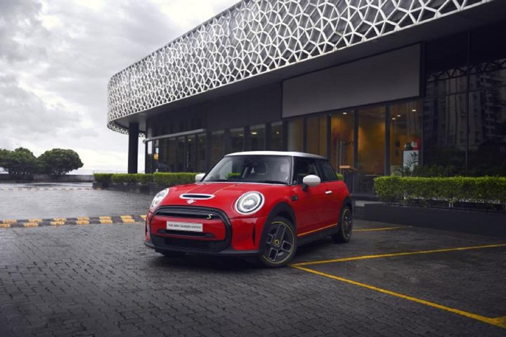 BMW Group launches All-electric MINI Charged Edition in India Know Price Features Specs