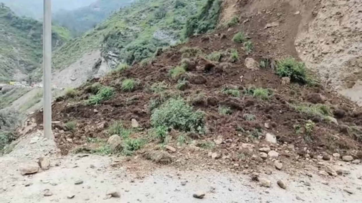 Two people died due to being buried under debris near Parala Mandi shimla