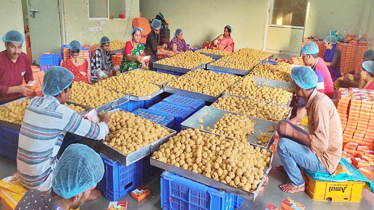 Ujjain: In 40 days, laddoos worth more than eight crores were offered to Mahakal.