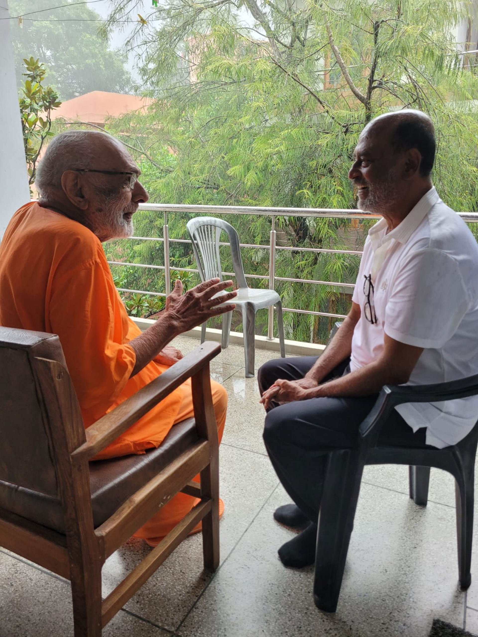 Superstar Rajinikanth reached Uttarakhand before jailer release Rishikesh News in hindi