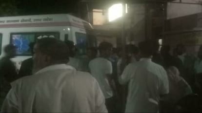 acid attack on young man who sitting in an e-rickshaw in Bareilly