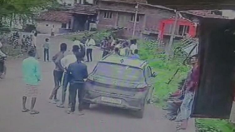 सरपंच की दबंगई : आवास दिलाने के नाम पर लिए रुपये, वापस मांगने पर ग्रामीण बंधक बनाकर पीटा