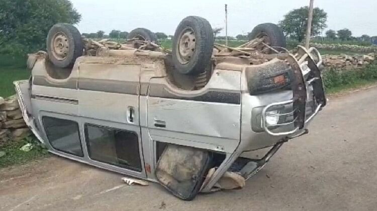 Old woman dies due to collision with van, villagers run after seeing dead body being thrown 