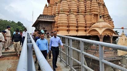 Ujjain Mahakal: नागपंचमी को लेकर प्रशासन मुस्तैद; 20 अगस्त की रात 12 बजे खुलेंगे पट, ऐसी रहेगी दर्शन व्यवस्था Ujjain Mahakal: The administration became serious about the darshan system of Nagpanchami