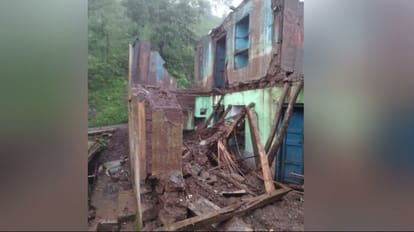Bilaspur News: बिलासपुर में बारिश ने मचाई तबाही, मकान गिरे; बाल-बाल बचा दंपती, कई सड़कें बंद Bilaspur News: Heavy rain in Bilaspur houses collapsed many road Blocked
