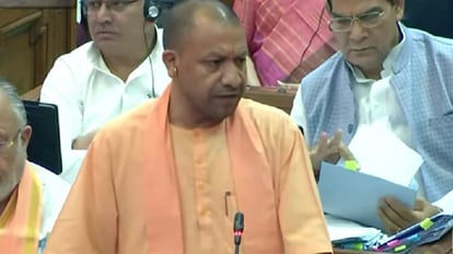 Yogi Adityanath attacked Akhilesh Yadav in UP Assembly