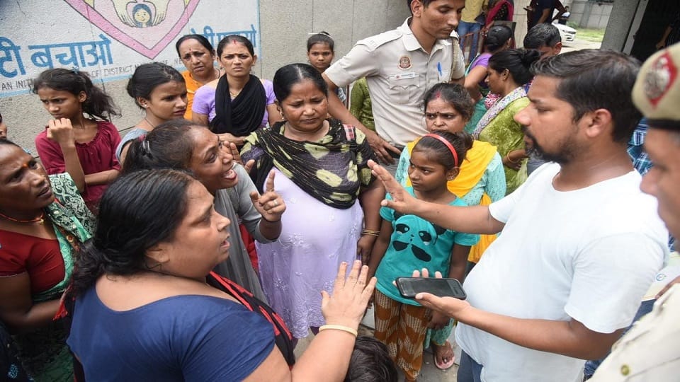 100 girl students fall ill in MCD school after consuming mid day meal in delhi