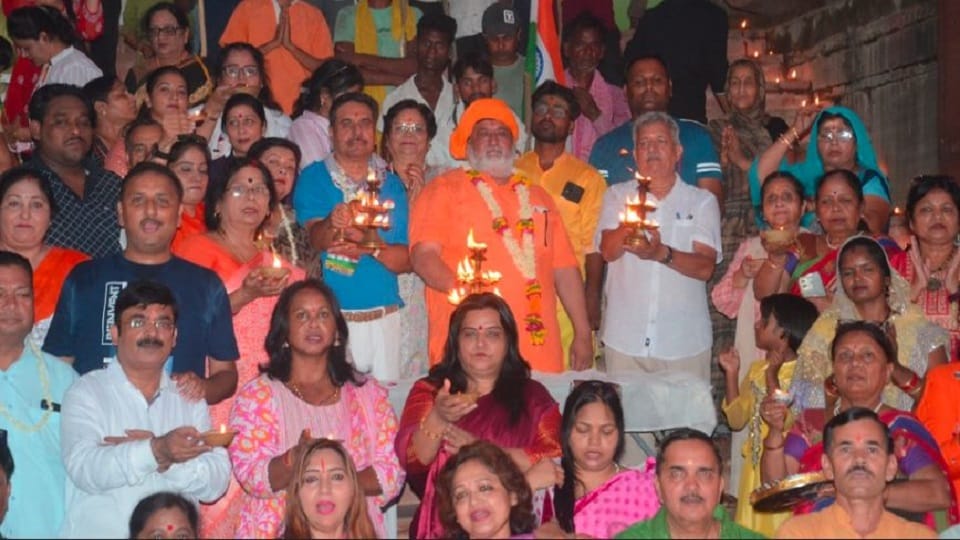Maa Tujhe Pranam amar ujala abhiyan started ek daud desh ke naam people gathered at Kailash Ghat