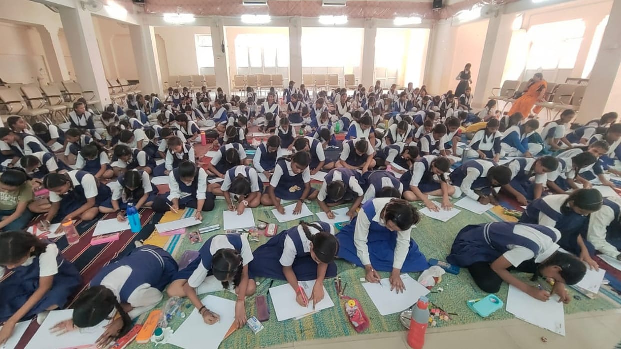 ranam: Child artists painted a picture of lofty India, painting competition held in schools