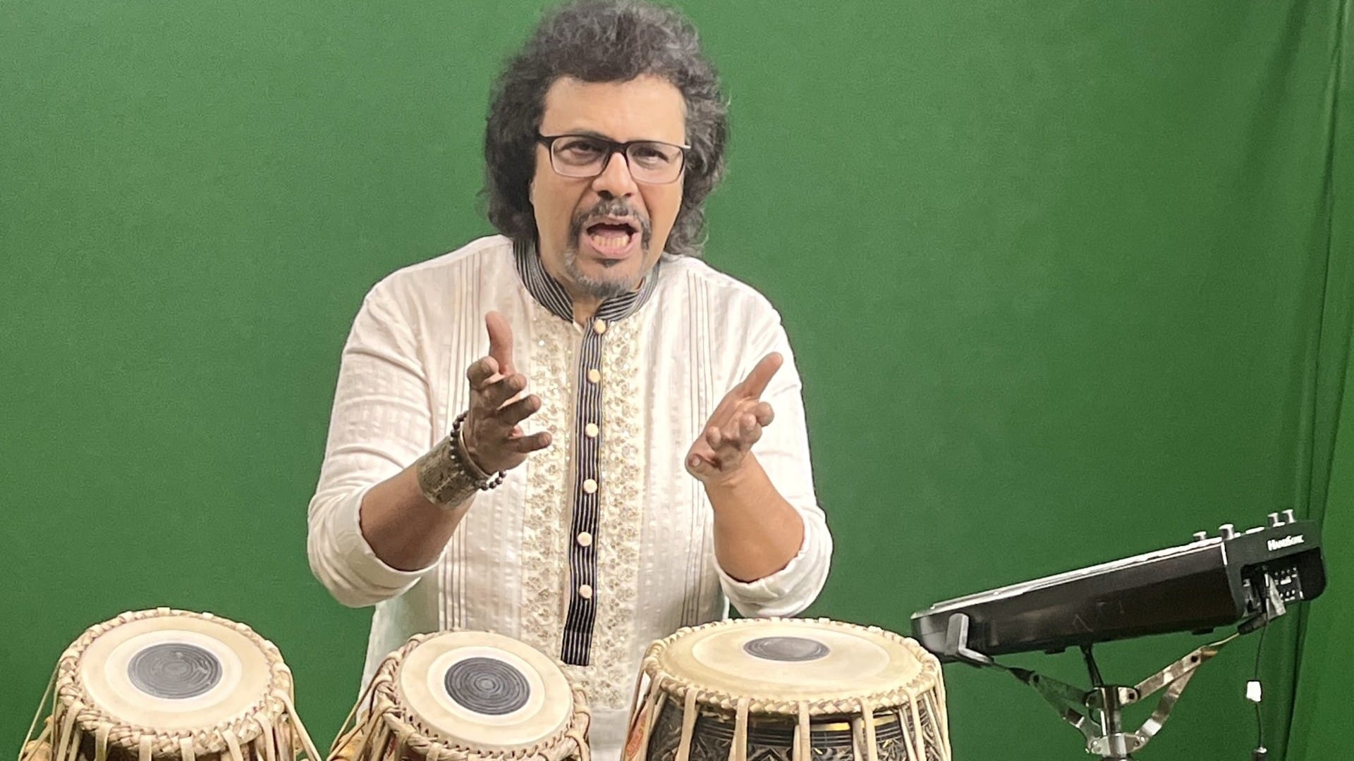 Yeh Desh to release on Independence Day Bikram Ghosh Hariharan Shaan Kavita Seth Richa Sharma collaboration