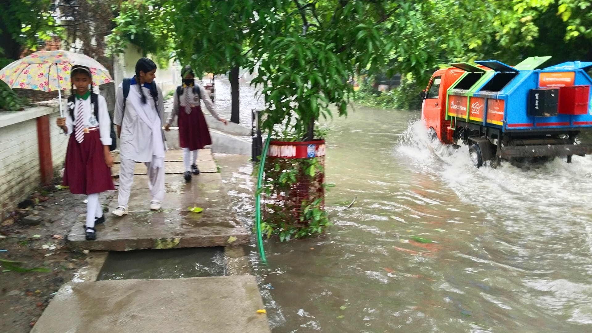 waterlogging after 133 mm of rain in 24 hours at Gorakhpur