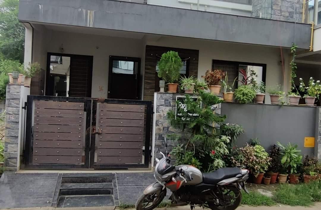 CBI raids retired bank officer's house in Indore, wire is connected to bank scam