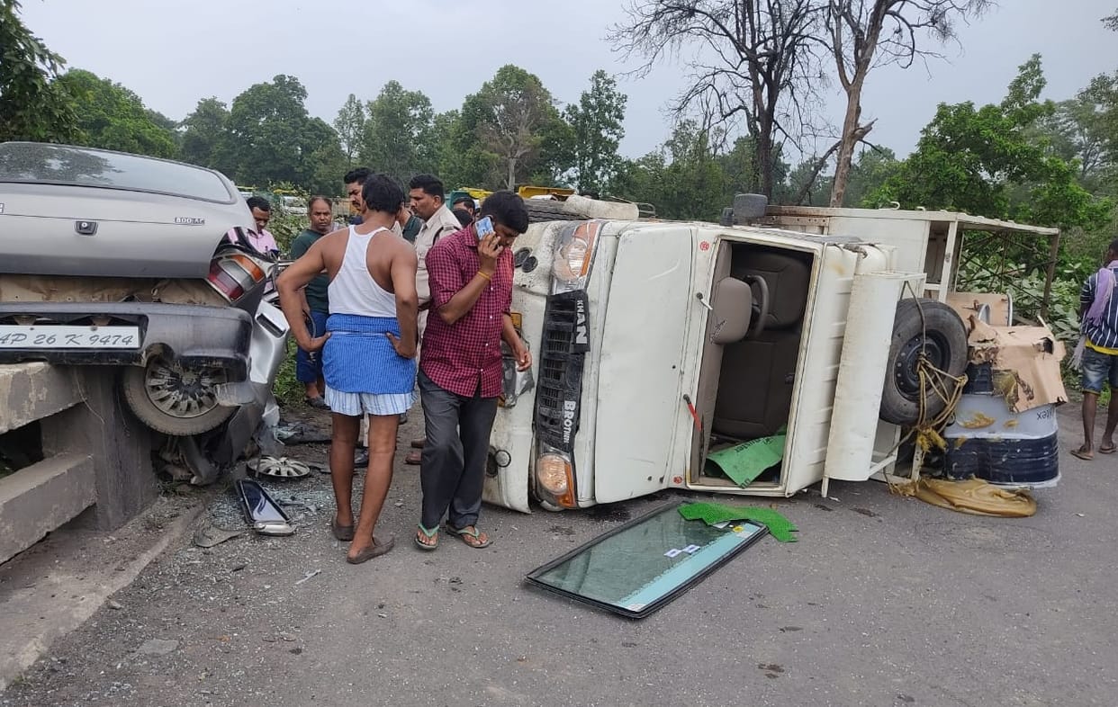Car driver killed in car and pickup collision in Korba