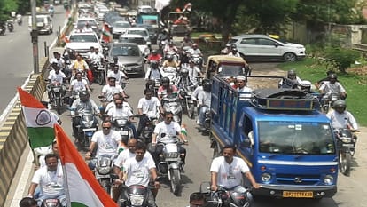 Maa Tujhe Pranam: Car-Bike rally begins in Moradabad, caravan continues to grow with patriotic slogans