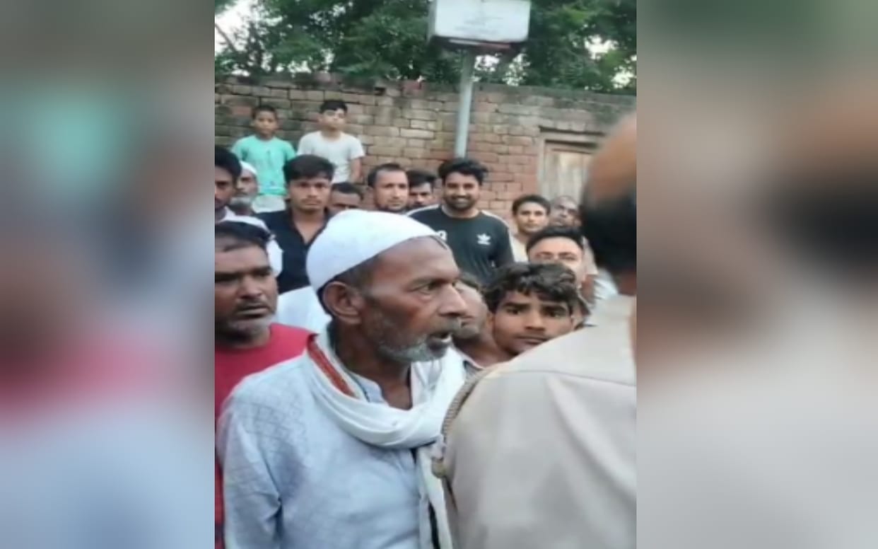 Meerut: Villagers took hostage electricity vigilance team went to check electricity theft, tried to burn Jeep
