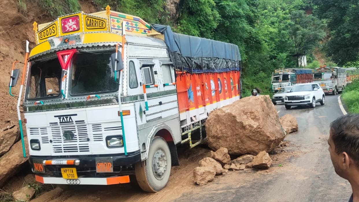 Himachal Weather update: 242 roads and two national highway blocked amid heavy rain in himachal pradesh