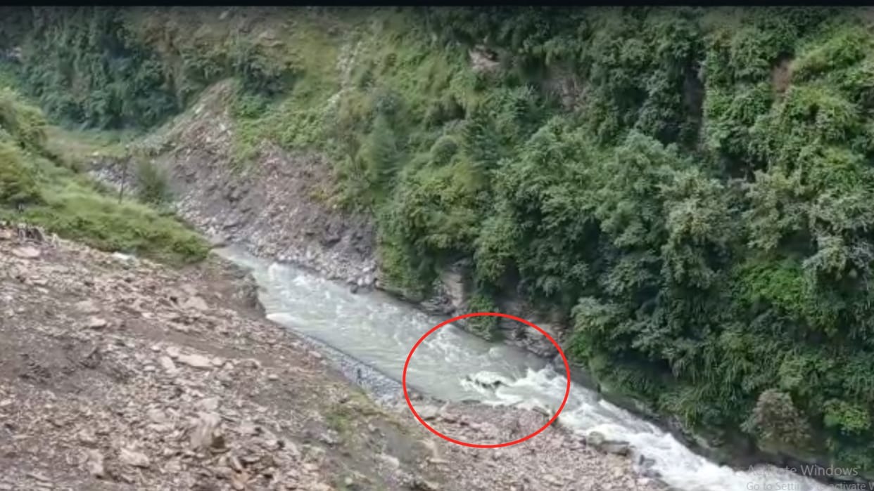 Chamba Accident: Car fall into gorge in chamba five killed other missing