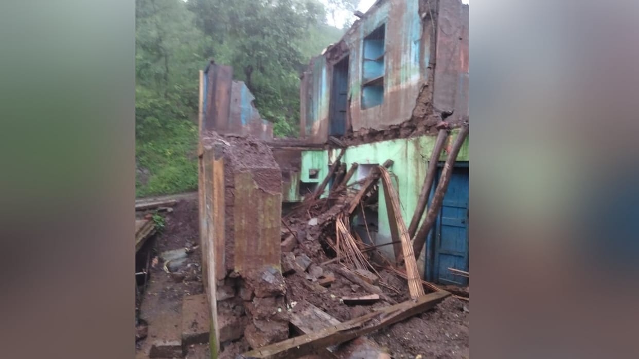 Bilaspur News: Heavy rain in Bilaspur houses collapsed many road Blocked