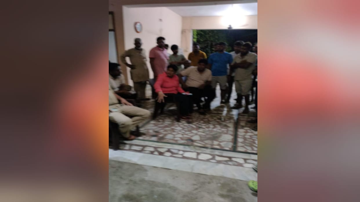 Meerut: Villagers said six cows were poisoned and killed, ruckus and demanded action in Partapur