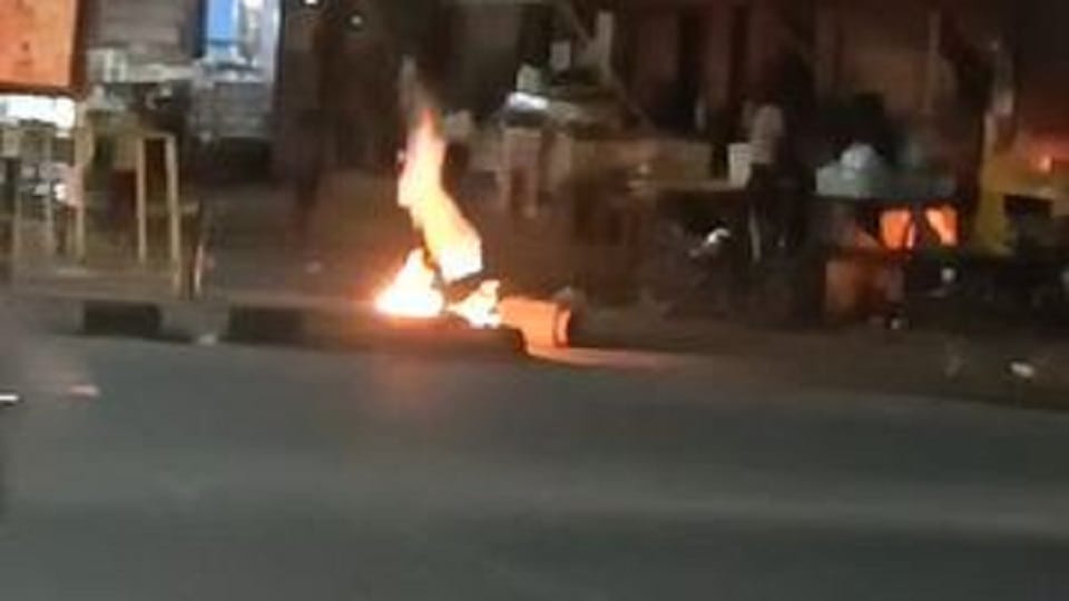 fire in tea shop cylinder burnt in smoke chaos for an hour