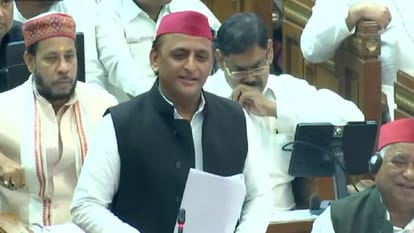 यूपी विधानसभा में अखिलेश यादव