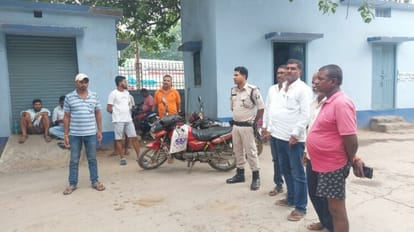 Bihar News: बर्थडे पार्टी के लिए दोस्त को लेने गए युवक को अज्ञात वाहन ने मारी टक्कर; एक की मौत, एक अन्य घायल An unknown vehicle hit a young man who went to pick up a friend for a birthday party in Nalanda; One killed