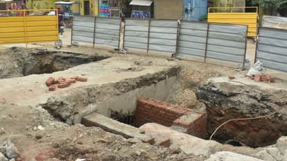 Ayodhya: Worker dies after falling into open duct of Rampath under construction