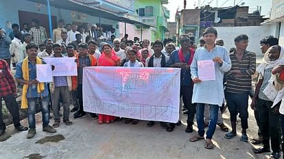 In Chhatarpur, farmers of 15 villages took out a rally by writing letters to the Prime Minister in blood