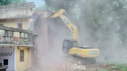 Bulldozers run on  legacy of Gandhi JP in varamasi Sarv Seva Sangh Bhavan demolished