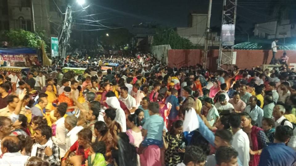 Devotees throng to visit Banke Bihari on Ekadashi of Adhik Maas in vrindavan