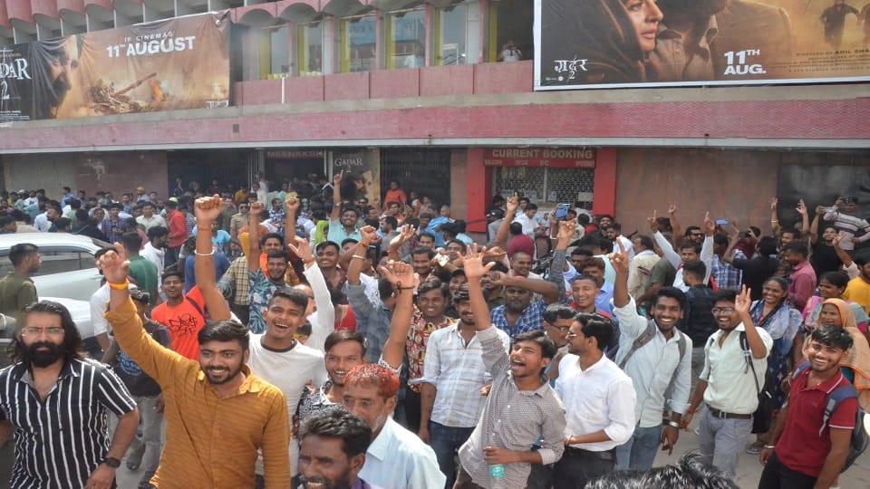 Crowd gathered to watch the film Gadar 2