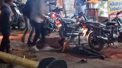 हंगामें के बाद घायल हुए युवा।