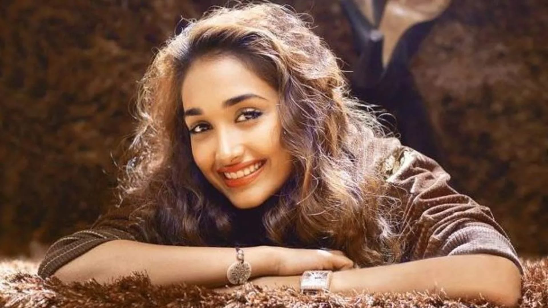 Bollywood Actresses Who Died at a very Young Age Divya Bharti Madhubala Smita Patil Jiah Khan