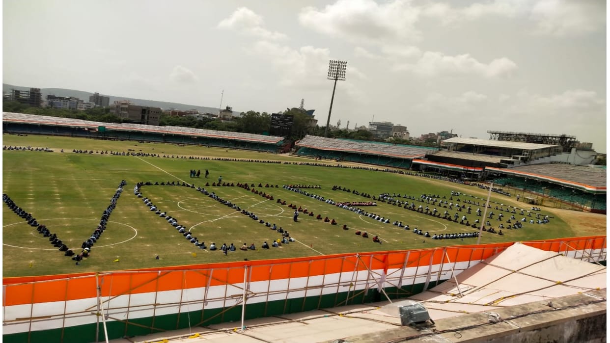 Jaipur News Two thousand children formed a human chain at SMS Stadium gave the message of 100% voting