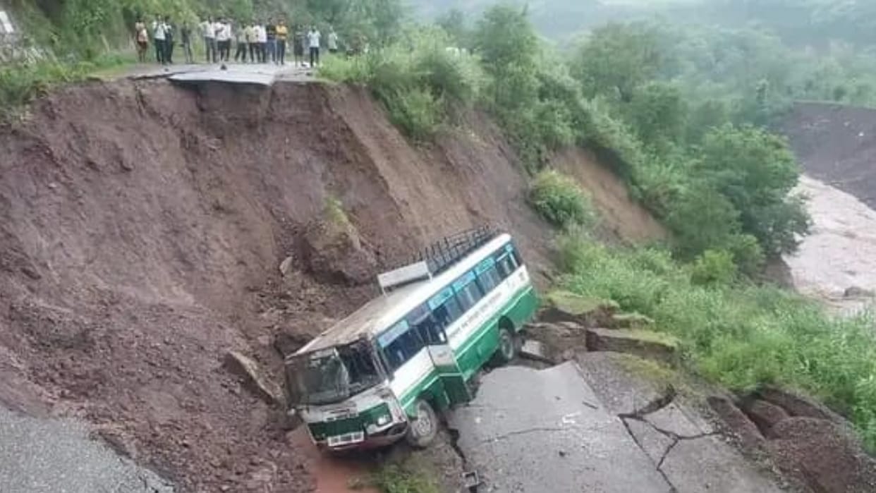 Himachal Weather Update Kalka Shimla Highway Closed Again Due To Landslide HRTC Bus Accident News