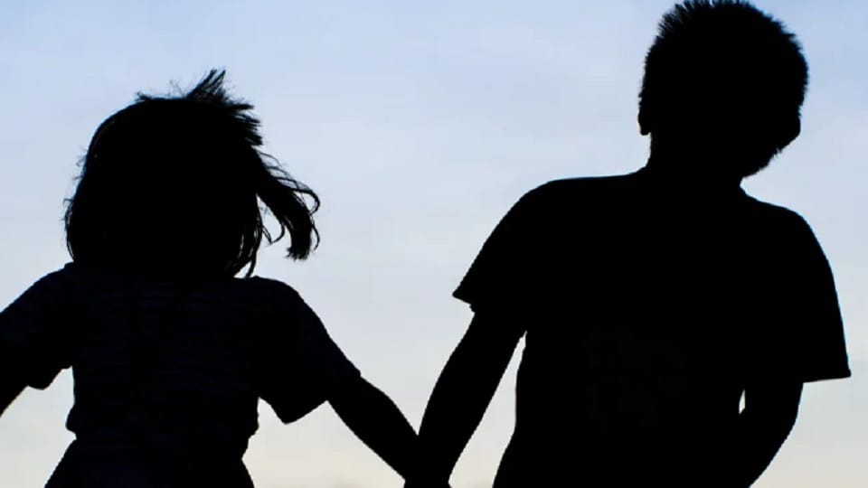 Shahdol Crime Girlfriend commits suicide after boyfriend blackmails her