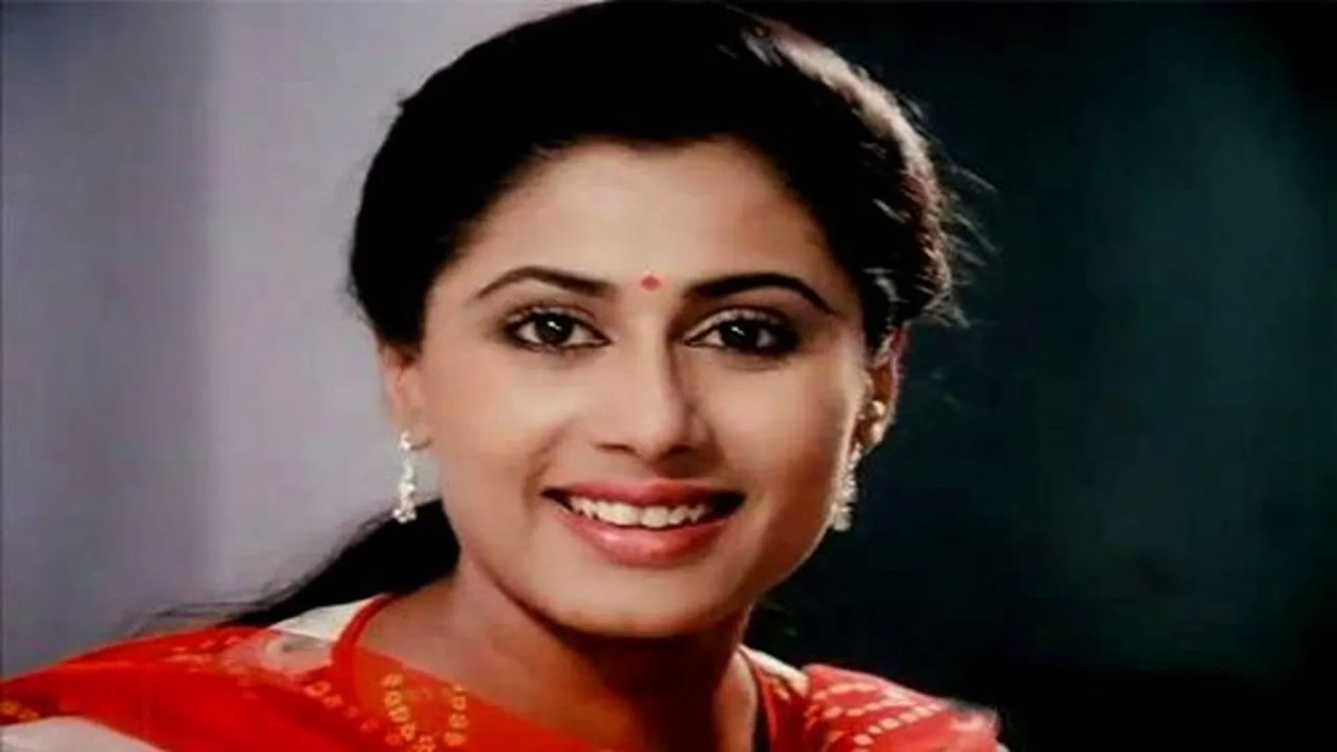 Bollywood Actresses Who Died at a very Young Age Divya Bharti Madhubala Smita Patil Jiah Khan