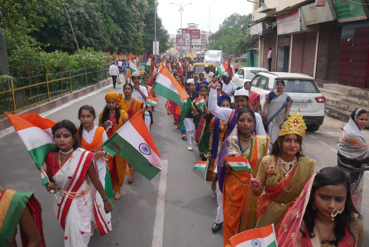 Maa Tujhe Pranam tiranga yatra in varanasi slogan echoed in every street of Banaras