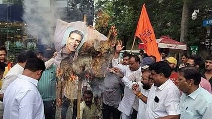 OMG-2 Akshay Kumar's effigy burnt at a controversial scene