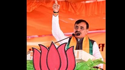 MP News: वीडी शर्मा बोले-प्रदेश में झूठ बोलने वाले गली-गली घूम रहे हैं, बूथ पर इन्हें दें मुंहतोड़ जवाब MP News: VD Sharma said - liars are roaming in every street in the state, give them a befitting reply at the b