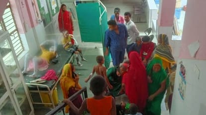Bihar News: रसोई में सिलेंडर से गैस रिसने पर लगी आग, एक मासूम सहित पांच झुलसे; एक की हालत चिंताजनक Fire broke out due to leakage of gas from cylinder in kitchen in Bettiah, 5 scorched; One critical