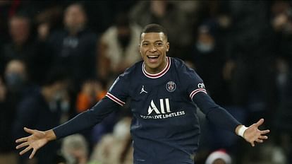 Kylian Mbappe: पीएसजी और किलियन एम्बाप्पे के बीच शीत युद्ध समाप्त, क्लब ने मुख्य टीम के साथ खेलने की दी अनुमति PSG Reinstated Kylian Mbappe Into First Team After Lorient Snub Club Attempting to Resolve Contact Situation